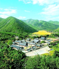 청도 운문사 전경. 고려 중·후기 가지산문의 중심 도량으로 자리잡은 사찰이다.