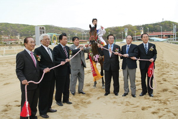 [출향인사를 찾아서] 오경의 前 한국마사회장