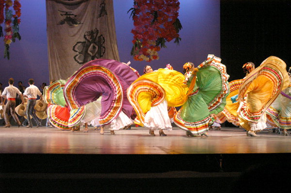 스페인·멕시코의 춤과 열정 속으로…