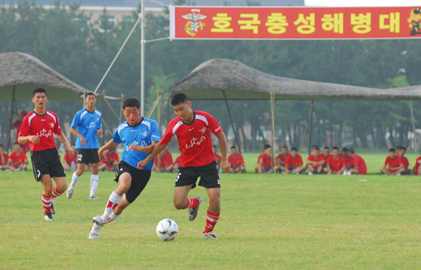 연병장 축구 '군대스리가' 열전