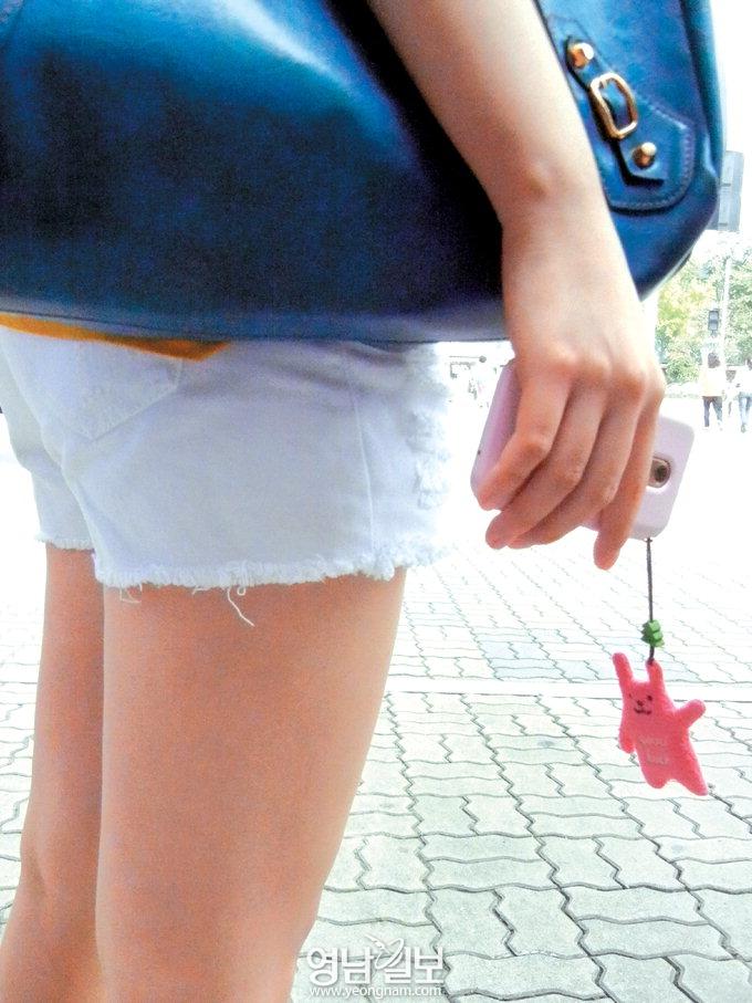 카톡 수다, 은밀한 야동…스마트폰의 치명적 유혹