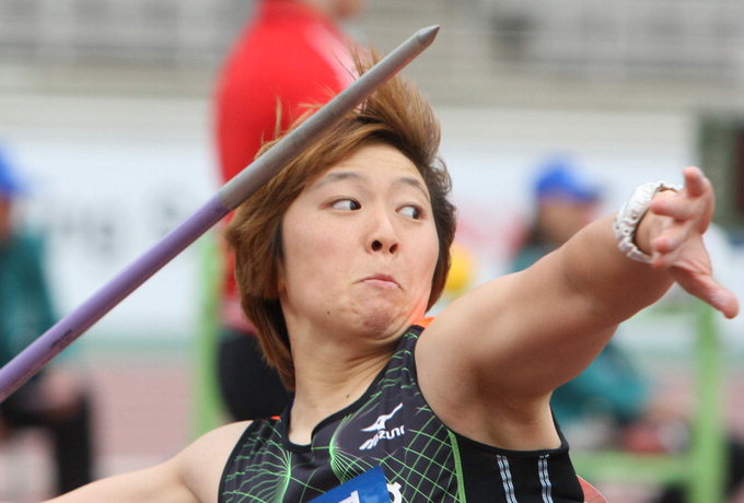 9일 오후 경기도 고양시 고양종합운동장에서 열린 제92회 전국체육대회 육상 여자일반부 창던지기 결승에서 김경애(포항시청)가 있는 힘을 다해 창을 던지고 있다. 김경애는 58.52m의 대회신기록을 세우며 우승을 차지했다. 박진관기자 pajika@yeongnam.com