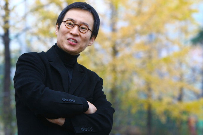 화제의 드라마 뿌리깊은나무 원작자 이정명