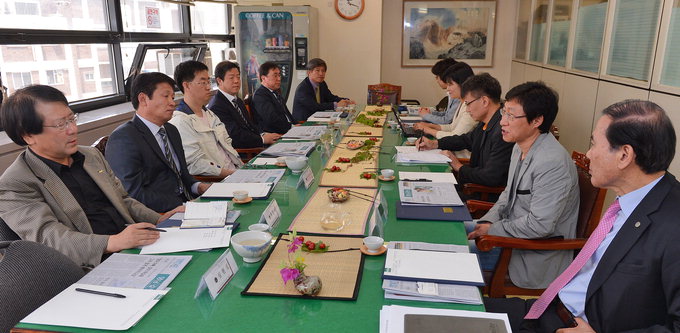 “균형잡힌 시각으로 지역 현안 심층 취재를”