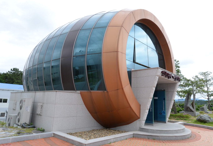 “양조기술자·소믈리에가 되고 싶다면 영천농업기술센터 와인학교로 오세요”