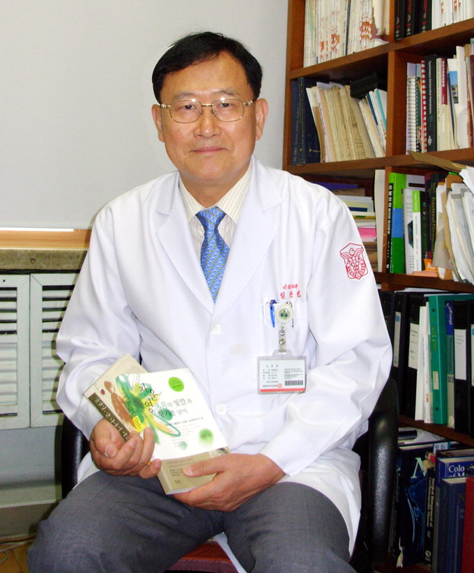 계명대 동산의료원 임만빈 교수 수필집 발간