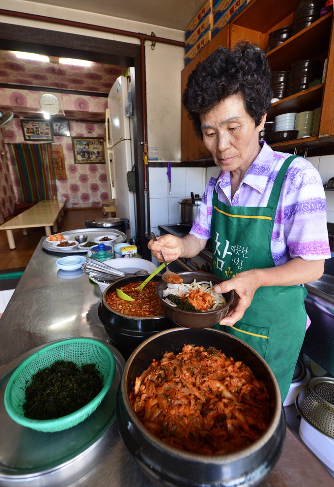 [스토리텔링 2012] 作家 경북음식을 이야기하다  이하석이 만난 경주 팔우정 해장국