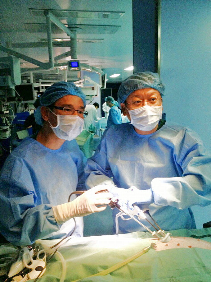 조치흠 계명대 교수, 아시아 각국에 내시경 수술 전수