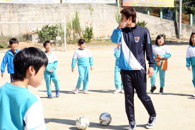 대구FC 칠곡 관호·가산초등서 배식봉사