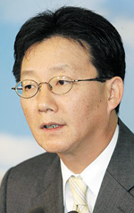 유승민 의원, 윤창중 자진사퇴 촉구 파장