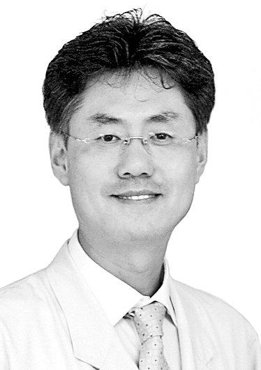혈관문합기 이용 돼지 간이식 수술 성공