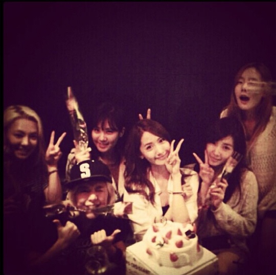 윤아 생일 축하…태연 윤아야 언니가 많이 사랑해