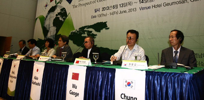 “잘 살아보자던 새마을 운동, 더불어 잘 살아보자로 진화”