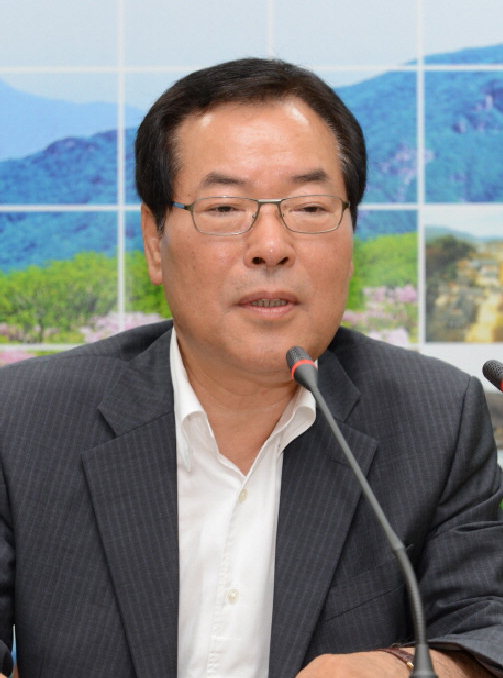 무소속 김주영 영주시장, 새누리당 입당 선언