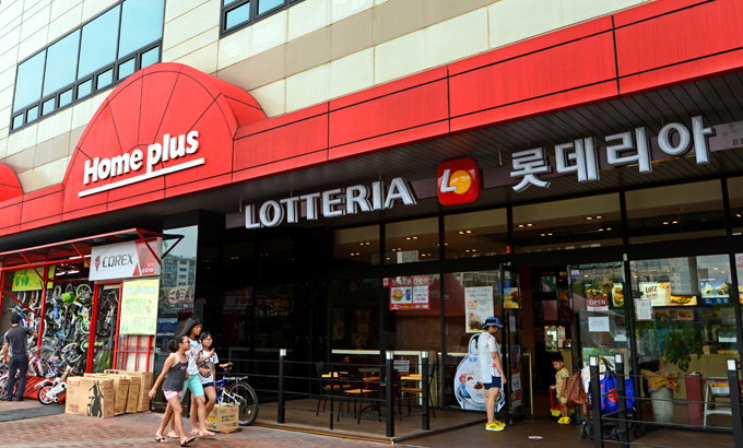 롯데百서 신세계 브랜드 팔고…G마켓서 롯데百 상품 팔고