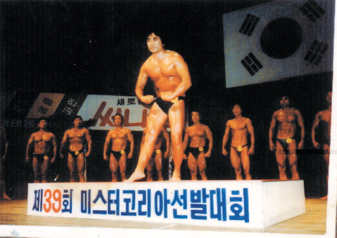[소설 기법의 인물스토리 人牲劇場 .4] 모델가수 신광우편 - 지방에서 딴따라로 산다는 것은…