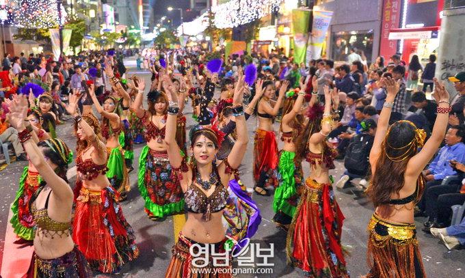 화려한 대구컬러풀축제 퍼레이드
