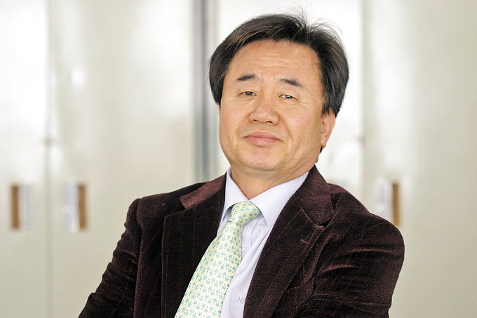 [문학, 사회를 말하다] 열 번째 글 - 시인 구석본의 ‘추억 이야기 : 벌과 폭력 사이, 사랑과 성추행 사이’