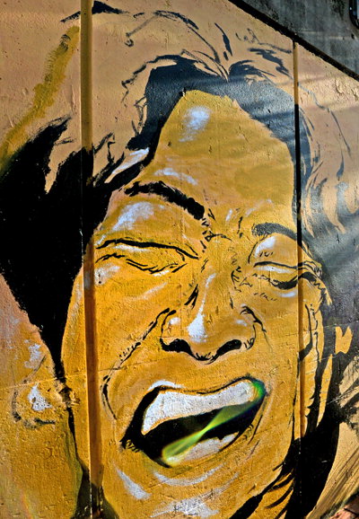 뮤지컬로, 다시부르기로…그는 떠나지 않았다