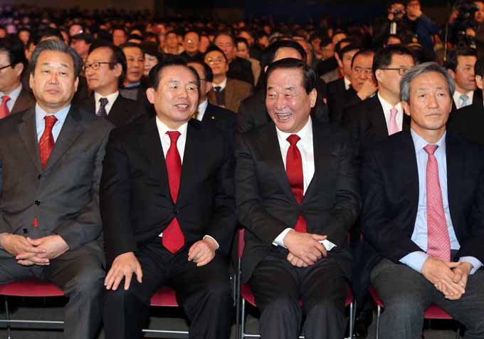 새누리 “정당공천 폐지 공약, 공동 사과하자” 제안