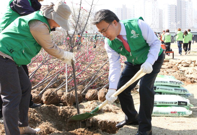 [대구시장 예비후보 24시] 이재만 후보 “도시농업 활성화…생태도시 조성”