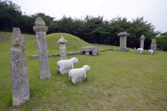 [최원식의 산] 봉좌산(鳳座山) 경주·포항 경계·해발 626m