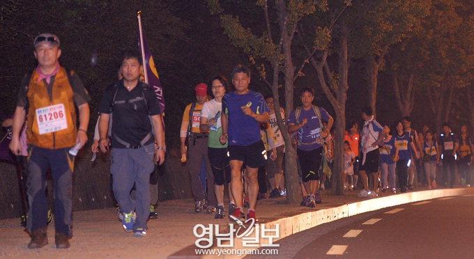 ‘위하여부부산악회’ 회원들 “팔공산 정기 마시며 부부애 다져요”