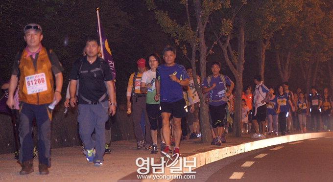 ‘위하여부부산악회’ 회원들 “팔공산 정기 마시며 부부애 다져요”