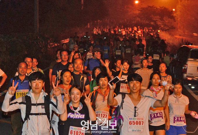 가족·동료·연인 손잡고 즐거운‘달빛데이트’…소통과 힐링‘활력 충전’