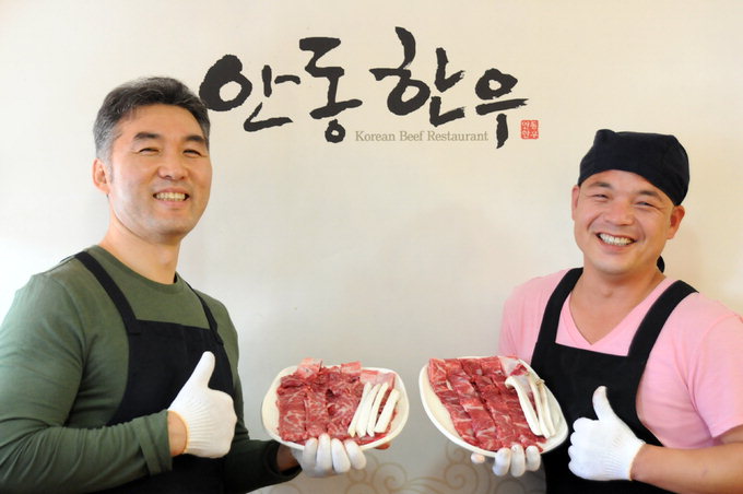 [이춘호 기자의 푸드 블로그] 두 남자의 한우이야기…대구 수성구 들안길 생갈빗집 ‘안동한우’