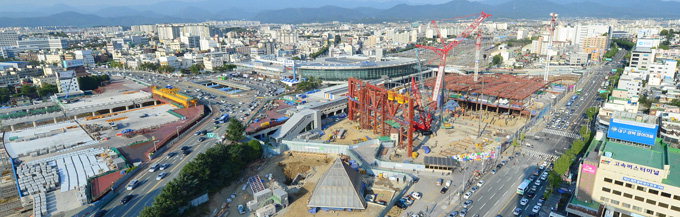 경제·문화·소비·의료…‘대구의 길’은 이제 동대구로로 통한다