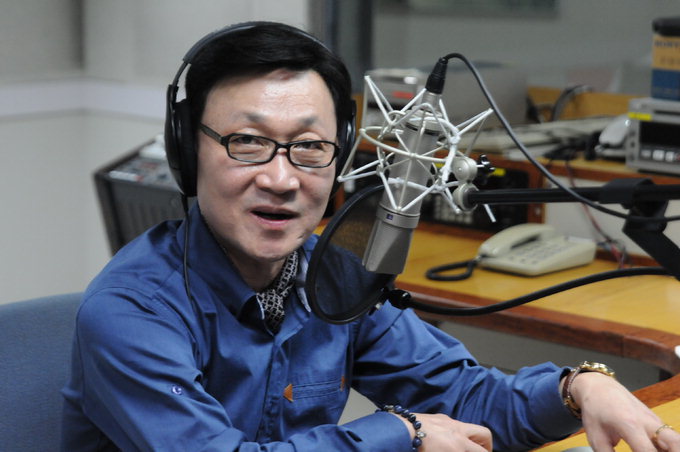 “80년대초 104대 1 뚫고 입사…그땐 가수들이 PD보다 DJ에게 더 굽신”
