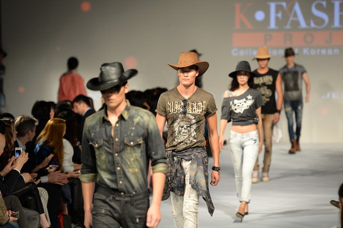 중국 대륙 사로잡은 K-패션···상하이‘제시뉴욕·버커루·지센 통합 패션쇼’성황