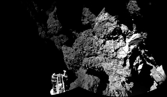 “탐사로봇 안정적 작동” 혜성 표면 사진 첫 전송