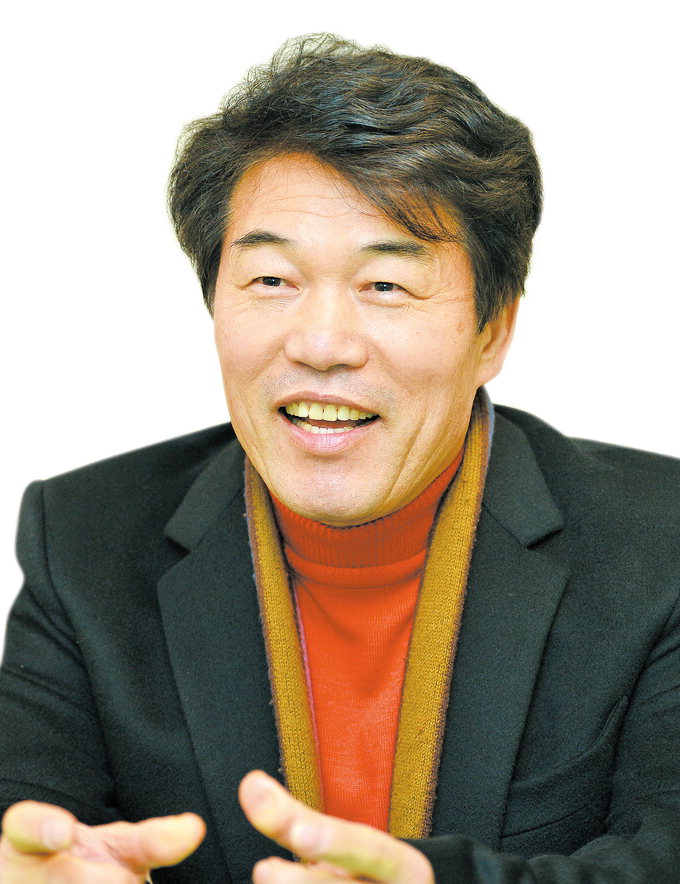 사공홍주 대구경북서예가협회 이사장 연임 “조직 체계화…안동·경주 등 경북 7개 지회 창립”