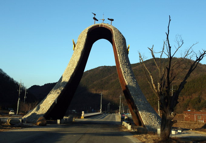 [서태영의 포토 바이킹 .3] 팔공산 한티재 휴게소∼군위 부계 ‘안나의 집’