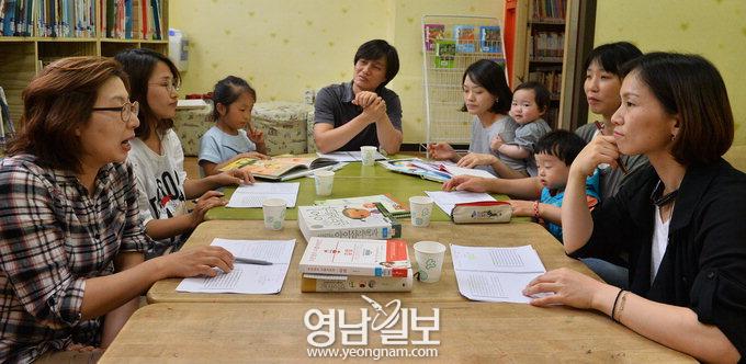 [2015 캠페인 책읽는 도시 행복한 시민-독서 인문학모임을 찾아서 .6] 꿈꾸는마을도서관 도토리의 ‘주부독서모임’