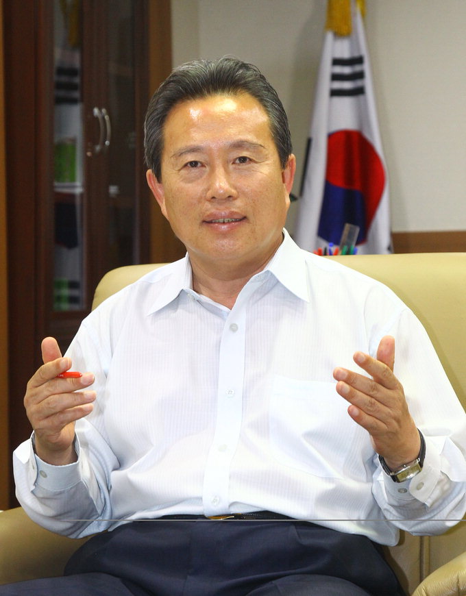 [민선 6기 1주년…기초단체장에게 듣는다] 이현준 예천군수 “아파트단지·맛고을거리 조성 순조”