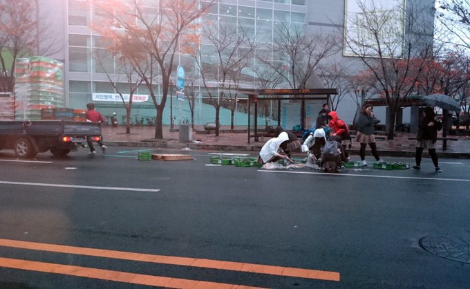 빗속 대구여학생 7명 선행 ‘감동’