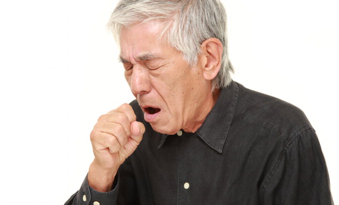 감기와 헷갈려!! 폐렴, 초기 치료 않으면…노년층엔 치명적