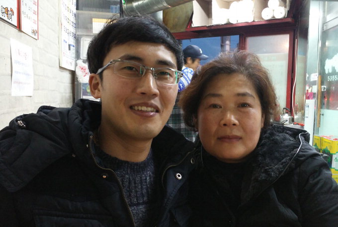 [‘불황은 없다’ 지역본사 프랜차이즈] 촌빨 떡볶이