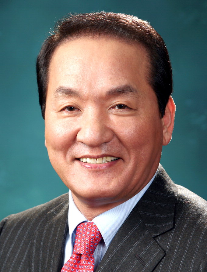 [4·13 필드 속으로] 박창달, 실버청년복지센터 건립 등 공약 재점검