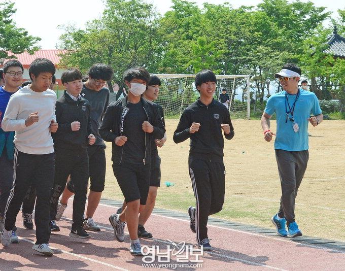 [제9회 영남일보 전국하프마라톤대회-단체참가] (2) 조일로봇고