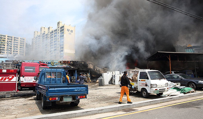 왜관 설비업체 원인 모를 화재…재산피해 3천여만원