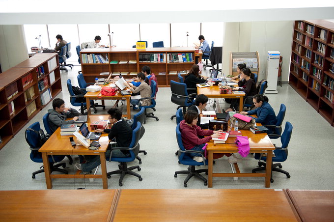 국내 유일 美변호사 양성 가능 로스쿨…졸업생 70%가 합격