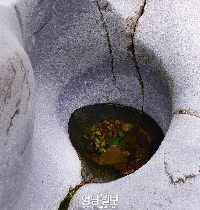 [스토리텔링 2016] 청송 국가지질공원 Geo-tourism  안덕면 고와리 ‘백석탄’과 지소리 ‘만안자암 단애’