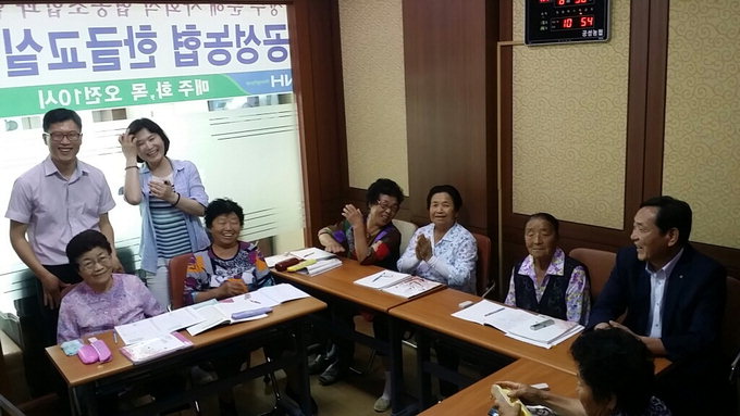 ‘배움의 열기 가득’ 90대 어르신도 참여하는 한글교실