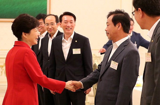 朴 대통령 “사드, 성주內 다른 지역도 검토”