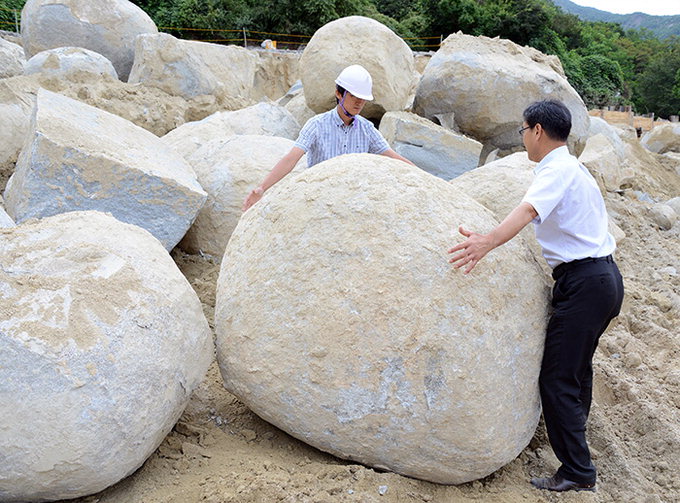달성군 비슬산 자락서 ‘용알 형상’ 돌 30여개 발견
