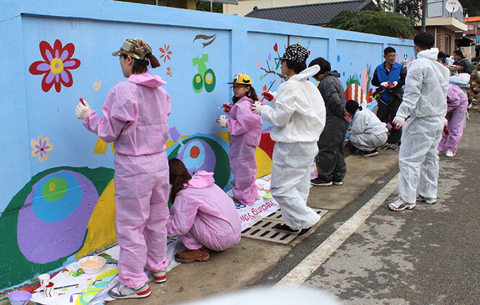 울진군종합자원봉사센터 ‘벽화 그리기’ 봉사